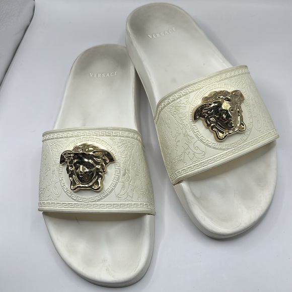 Versace - Picture 4 of 4